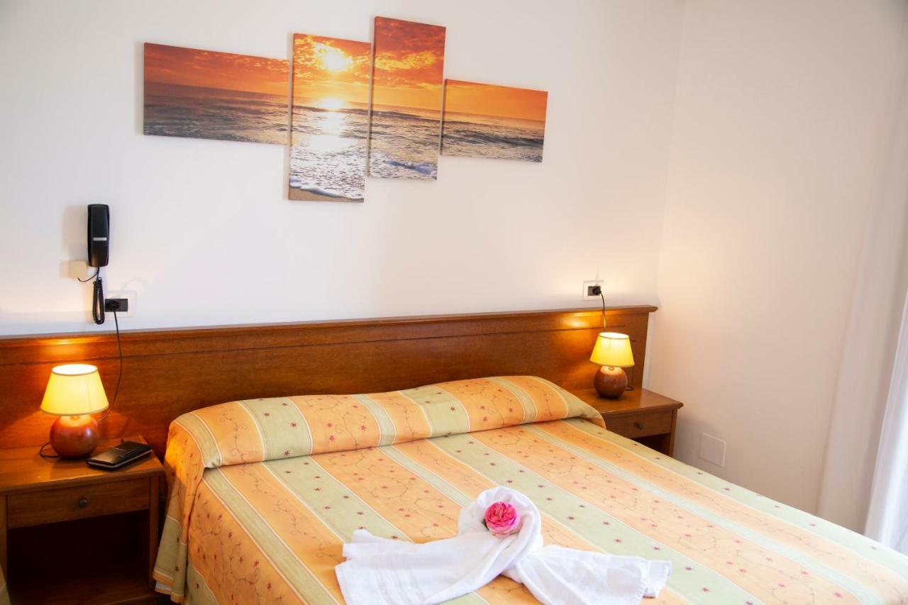 Hotel La Mandorla Барано-д'Иския Номер фото